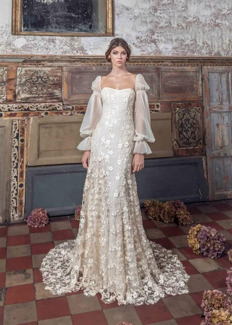 Elizabethan Wedding Dress, Wedding Dress White And Gold, Tudor Inspired Wedding Dress, Vintage Spanish Wedding Dress, Romani Wedding Dress, Wedding Dress With Long Sleeves, 70s Inspired Wedding Dress, 70s Wedding Dress Vintage, Vintage Italian Wedding Dress