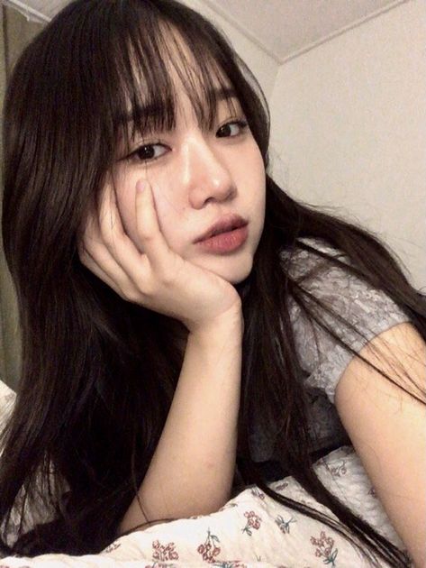 Selfie Profile Picture, Wekimeki Yoojung, Pretty Girl Makeup, Doyeon Yoojung, Profile Picture Pfp, Dark Butterfly, Rp Girl, Tattoo Dark, Choi Yoojung