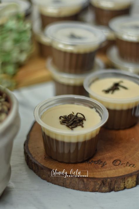 Puding Coklat Cup, Puding Mangga, Lotus Biscoff Spread, Desert Cups, Biscoff Spread, Lotus Biscoff, Pudding Cups, Pudding Desserts, Mini Cheesecake