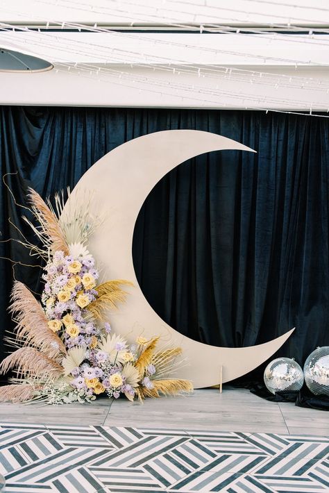 Celestial Party Decorations Diy, Spiritual Party Decorations, Moon Themed Decorations, Moon Theme Decoration, Goddess Party Theme Decor, Moon Theme Birthday Decoration, Dreamy Decor Party, Over The Moon Party Theme, Astrology Themed Birthday Party