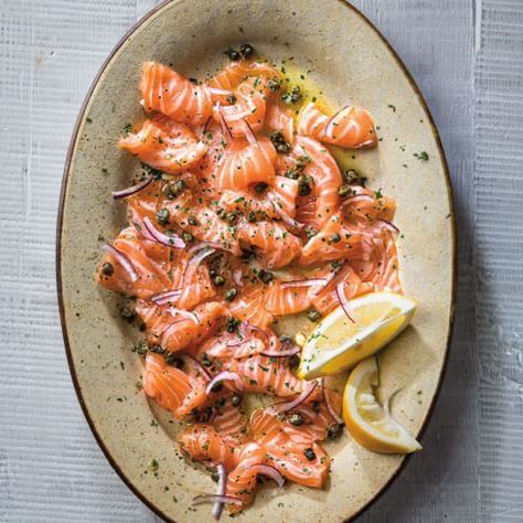 Salmon Crudo with Red Onion and Fried Capers | Williams Sonoma Salmon Crudo, Hot Weather Meals, Fried Capers, Bbq Seafood, Raw Fish, Salmon Dishes, Sushi Recipes, Baked Salmon, Fish Dishes