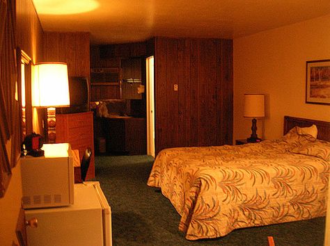 Motel Room Aesthetic Night, Hotel Room Night, Hotel Room Aesthetic, Cheap Motels, My Own Private Idaho, Motel Room, Bates Motel, Hotel Motel, Cheap Hotels