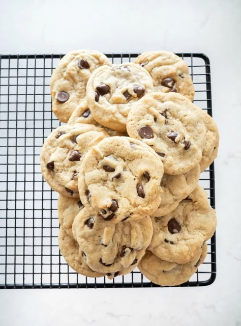 High Altitude Perfectly Puffy Chocolate Chip Cookies - Mountain Mama Cooks Puffy Chocolate Chip Cookies, High Altitude Chocolate Chip Cookies, High Altitude Baking, Make Chocolate Chip Cookies, Mountain Mama, Chewy Chocolate Chip Cookies, Chocolate Chip Recipes, Bread Recipes Sweet, Little Cakes