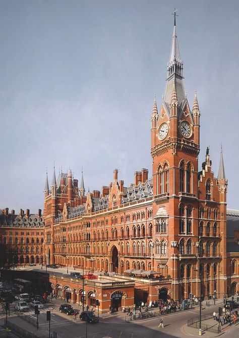 St Pancras Hotel, St Pancras, Piccadilly Circus, England And Scotland, London Hotels, London Town, Visit London, London United Kingdom, Clock Tower