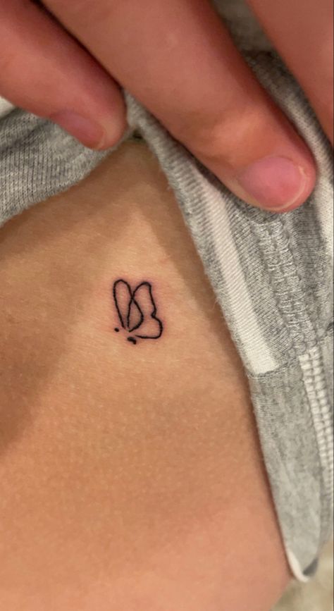 Hip Stick N Poke, Tiny Hideable Tattoos, Itty Bitty Tattoos, Small East Tattoos, Stuck And Poke Ideas, Super Tiny Tattoos, Small Tattoos Easy To Hide, Y2k Small Tattoos, Simple But Cute Tattoos