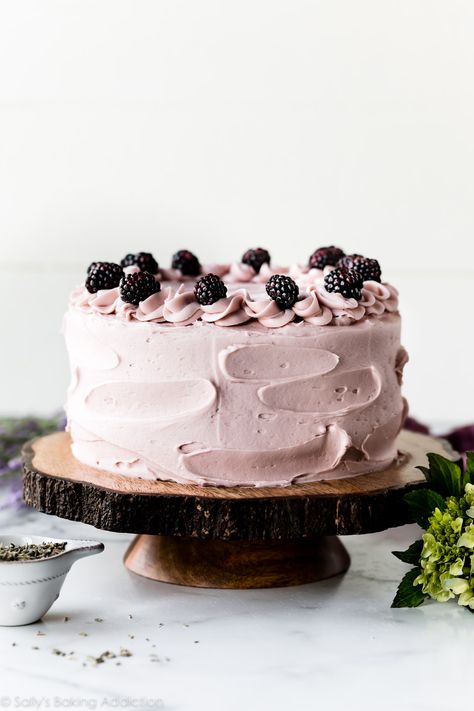 Strawberry Lavender Cake, Lavender Layer Cake, Black Lavender Bundt Cakes, Cake Recipes Blackberry, Fancy Spring Desserts Ideas, Fancy Cakes Birthday, Lavender Blackberry Cake, Lavender Buttercream Cake, Blackberry Lavender Sheet Cake