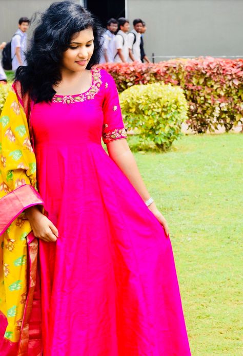 Simple Pink Dress, Long Frocks For Girls, Gowns Dresses Indian, Ikkat Dupatta, Tiara Cake, Ikkat Dresses, Designer Anarkali Dresses, Long Frock Designs, Long Gown Design