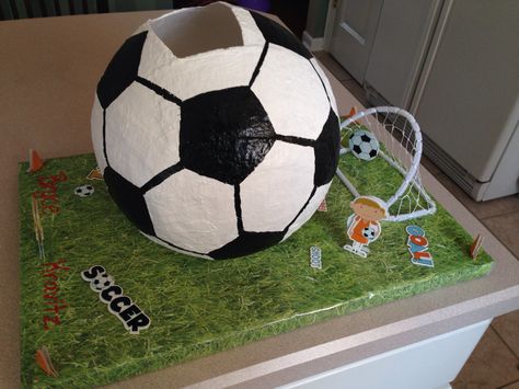 Soccer Ball Valentine Box Ideas, Soccer Valentines Boxes, Soccer Valentine Box Ideas, Boys Valentines Gifts, Valentine's Boxes, Valentine Box Ideas, Girls Valentines Boxes, Classroom Valentines Party, Diy Valentines Box