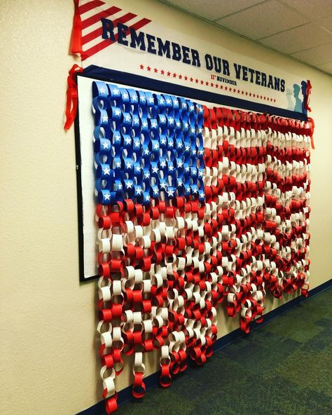 Veterans Day Hallway Decorations, Flag Projects For School, Veterans Day Parade Signs, Veterans Day Table Display, Veterans Day Wall Of Honor, Veterans Day Display Ideas, Veterans Day For Toddlers, Veterans Day Assembly Ideas, Veterans Day Banner For School