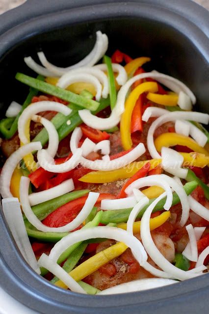 Crock Pot Chicken Fajitas, Healthy Chicken Fajitas, Crockpot Fajitas, Pork Fajitas, Chicken Fajitas Recipe, Chicken Fajitas Crockpot, Slow Cooker Meal, Fajitas Recipe, Chicken Fajita Recipe