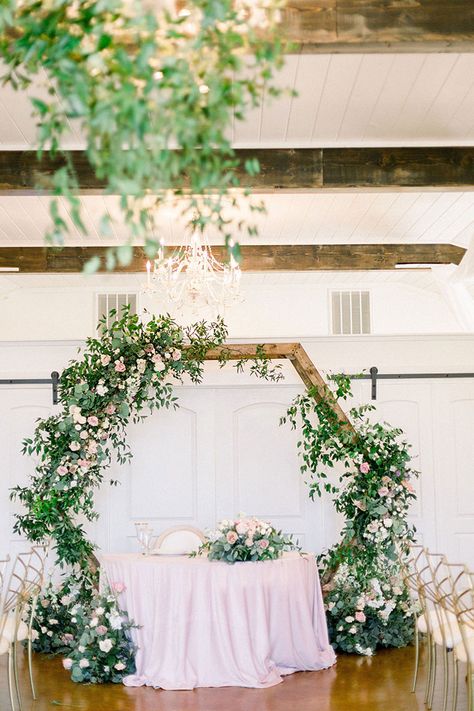 Hexagon Arch Sweetheart Table, Wedding Octagon Arch Flowers, Hexagon Floral Centerpiece, Hexagon Wedding Backdrop, Octagon Arch Wedding, Hexagon Wedding Arch Flowers, Hexagon Backdrop Wedding, Octagon Wedding Arch, Hexagon Arbor