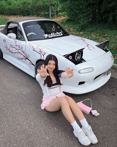 Pink Miata, Miata Car, Sam And Colby Fanfiction, Miata Club, Top Miata, Couple Pic, Pink Pilates, Pilates Princess, Miata Mx5