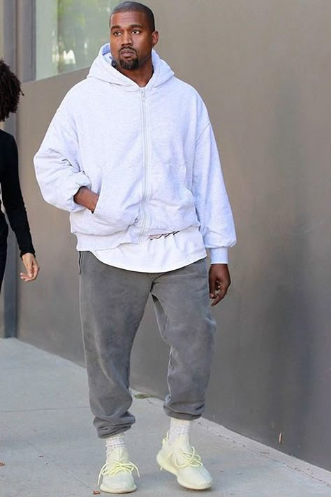 Kanye Outfits, Kanye Fits, Mens Style 2023, Kanye Style, Lounge Wear Ideas, Yeezy Style, Kanye West Outfits, Kanye Fashion, Kanye Yeezy