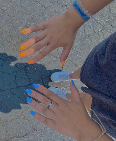 Nails Hands Different Colors, Different Colored Hands Nails, 2 Diff Color Hand Nails, Blue And Orange Chrome Nails, Summer Nails Orange And Blue, Orange And Blue Summer Nails, Summer Acrylic Nails Orange And Blue, Blue And Orange French Tip Nails, Each Hand Different Nail Color