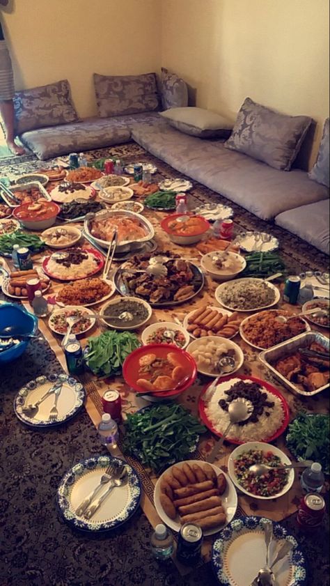 Afghanistan Food, Kurdish Food, Afghan Food, Iran Food, Iranian Food, Persian Food, Ramadan Recipes, Food Table, Snap Food