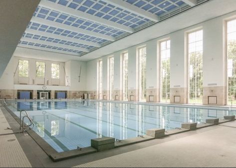 School Pool Aesthetic, Aesthetic School Building, School Swimming Pool, Luxury School, School Pool, Boarding School Aesthetic, School Building Design, Campus Design, Indoor Swimming Pool