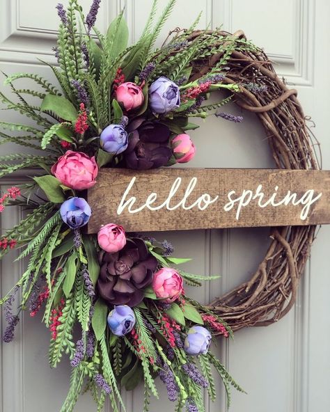 Wreath Spring Front Door, Spring Diy Wreath Front Doors, Easy Easter Wreath Diy, Spring Wreath Ideas Diy Front Doors, Spring Door Wreaths Diy, Spring Door Wreaths Front Porches, Diy Spring Wreath For Front Door, Spring Grapevine Wreath Ideas, Floral Wreaths Diy