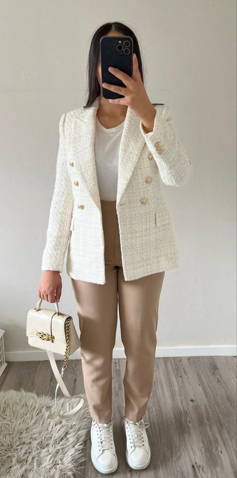 Classy Outfits For Work Business Fashion, Classy Aesthetic Outfits For Women, Business Casual Outfits With Blazers, Fall Outfits Women Office, Cute Casual Outfits For Winter 2023, Office Professional Outfits Women, Timeless Work Outfits Women, Womens Suit Outfit Classy, Business Casual Outfits For Women Classy