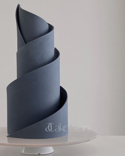 Minimalist Wedding Cakes, Minimalistic Wedding Cake, Geometric Cake Design, Architecture Cake, Cake Styles, Geometric Wedding Cakes, Contemporary Wedding Cakes, Wedding Cake Art, Circle Cake