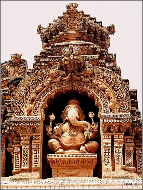 Chamarajeshwara temple, Chamarajnagar, near Mysore. Anunnaki Gods, Elevation Details, Ancient Background, Ganesha Sculpture, Historical Sculptures, Sacred Masculine, Indian Museum, Temple India, Ancient Drawings