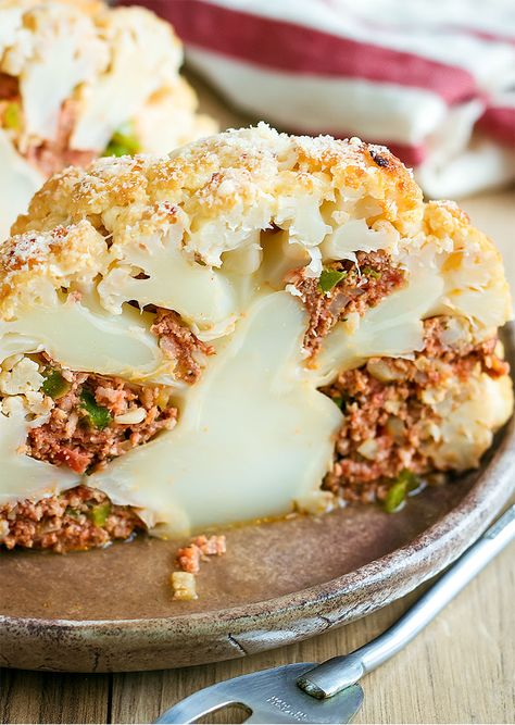 baked parmesan beef cauliflower Parmesan Beef, Stuffed Cauliflower, Beef Cauliflower, Ways To Cook Cauliflower, Easy Cauliflower Recipes, Whole Cauliflower, Easy To Cook Meals, Cauliflower Dishes, Cauliflower Recipe