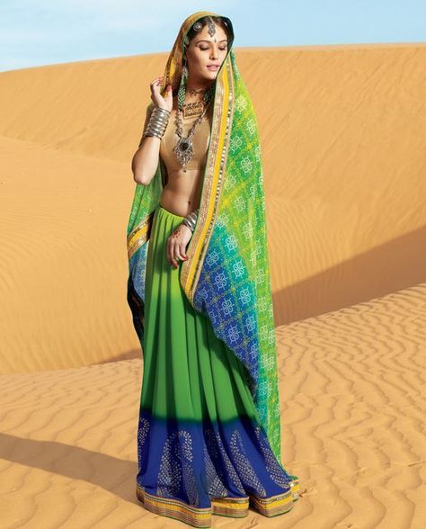 Bandhani Sarees, Jaipuri Sarees, Traditional Bandhej Saree, Bandhani Print Bale Dance, Orang India, Rajasthani Bride, Bandhej Saree, Bandhani Sarees, Rajputi Dress, Indian Sari Dress, Indian Bridal Photos, Women Saree