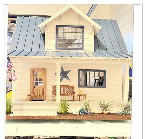 Beach Bungalow Dollhouse, Beachy Bloxburg House, Small Beach House Exterior, Bungalow Dollhouse, Bloxburg Home, Nantucket Cottage, Ginger House, Small Beach Houses, Beach House Exterior