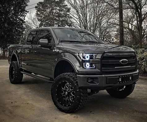 Ummmmm yeah I neeeeed this. Like baaaaad Luxe Auto's, Dodge Diesel, Ford Trucks F150, Black Truck, Lifted Ford, Truck Yeah, Ford Pickup Trucks, Ford Raptor, Runners World