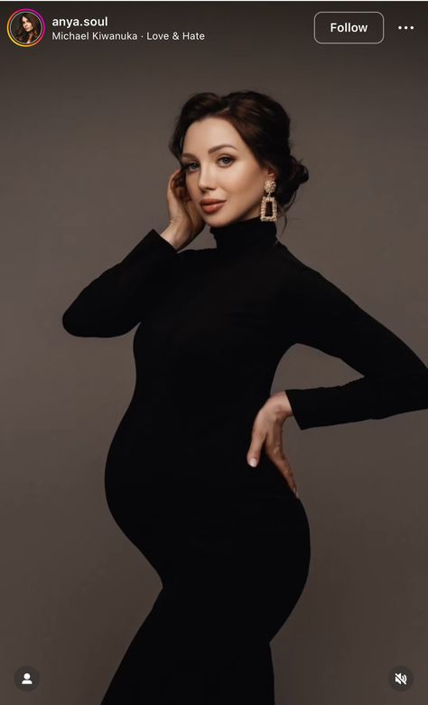 Turtle Neck Maternity Shoot, Funny Maternity Photoshoot, Classic Maternity Shoot, Maternity Photoshoot Black Dress, Celebrity Maternity Shoot, Maternity Photo Shoot Ideas Studio, Maternity Poses Single, Indoor Maternity Photos, Maternity Photography Winter