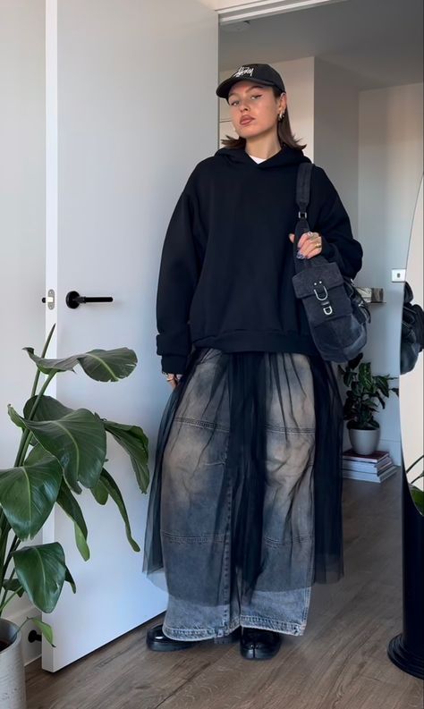 Layering Top Outfit, Layering Outfits Midsize, Fall Maximalist Outfit, Mascfem Outfit, Queer Club Outfits, Big Skirt Outfit, Black Woman Streetwear, Over The Top Outfits, Sheer Long Sleeve Top Outfit