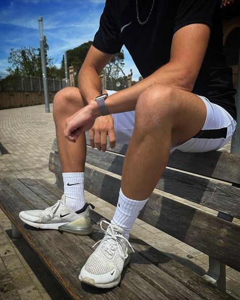 White Crew Socks Outfit, Crew Socks Outfit, Nike Airmax 270, Nike 270, 270 React, Sneakers And Socks, Sock Outfits, Nike Socks, Gym Outfits