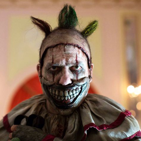 The 12 Most Unforgettable Scenes in American Horror Story History Ahs Characters, American Horror Stories, American Horror Story 3, Evil Clowns, Scary Clowns, Creepy Clown, Horror Show, Poster Series, Horror Movie Characters