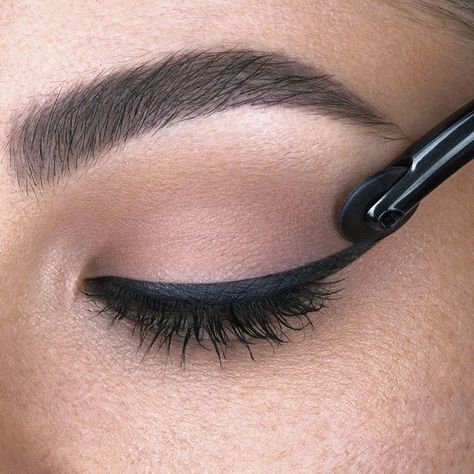 The world's first, tug-free roll on eyeliner tool designed to deliver an expert liner look effortlessly, unlike any pencil. Eyeliner Tool, Eyeliner Techniques, Everyday Eye Makeup, Makeup Tips For Older Women, Perfect Cat Eye, Dramatic Eye Makeup, Eyebrow Makeup Tips, Perfect Eyeliner, Eye Makeup Steps