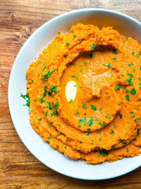 Sweet Potato Puree with Roasted Garlic and Orange Sweet Potato Puree Recipes, Potato Puree Recipe, Honey Roasted Sweet Potatoes, Sweet Potato Puree, Winter Side Dishes, Orange Sweet Potatoes, Autumn Side Dishes, Potato Puree, Eat The Rainbow