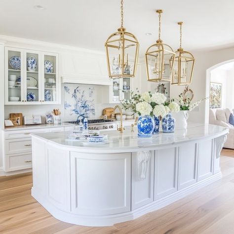 Nicole Gates Nicole Gates, All White Kitchen, Kitchen Design Decor, All White, White Kitchen, Contemporary House, Modern Interior, Kitchen Ideas, Kitchen Design