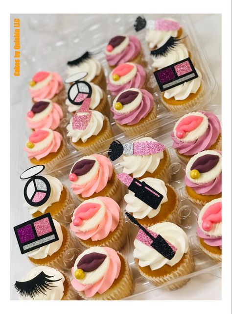 Threenager Cupcakes, Makeup Party Cake, Makeup Themed Birthday Party, Makeup Themed Cupcakes, Makeup Cupcakes Ideas, Makeup Cake, Makeup Theme Cake Pops, Makeup Cakes For Girls Birthday, Make Up Birthday Cake Girls Kids