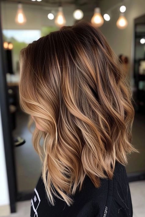 Blonde And Caramel Highlights On Brown, Honey Brown Short Hair, Warm Lowlights For Blondes, Long Bob Braun, Ombre Hair Caramel, Blonde With Brown Highlights, Long Bob Ombre, Blonde Caramel Highlights, Bronde Bob