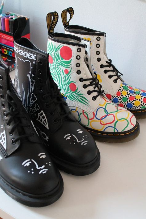 DIY DOCS: SARAH MYERS - Dr. Martens Blog Doc Martens Outfit Summer, Diy Boots, Animal Crossing Qr Codes, Boots Diy, Doc Martens Outfit, Animal Crossing 3ds, Doc Martens Boots, Narrow Shoes, Custom Boots