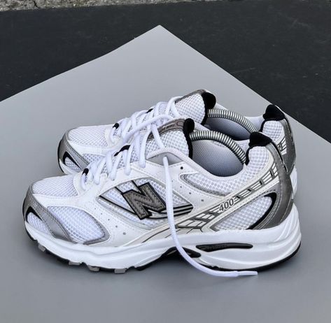 Bulky Sneakers, Bulky Shoes, Pretty Sneakers, Pretty Shoes Sneakers, All Nike Shoes, Shoes Outfit Fashion, Shoe Wishlist, Outfits Hombre, Dad Sneakers