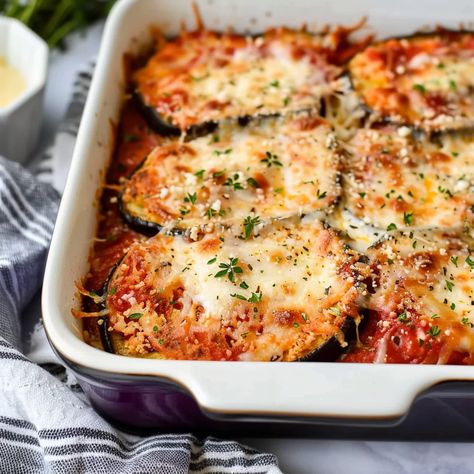 Easy Steps to Make Baked Eggplant Parmesan Eggplant Parmesan Recipes, Best Eggplant Parmesan Recipe, Eggplant Parmesan Easy, Crispy Baked Eggplant, Baked Eggplant Recipes, Ways To Cook Eggplant, Best Eggplant Recipe, Baked Eggplant Parmesan, Healthy Eggplant