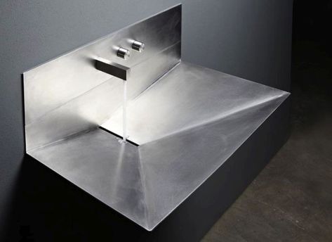 New sinks by Antonio Lupi Design are perfect for fans of minimalism Toilette Design, Metal Sink, Washbasin Design, Bathroom Furnishings, Bad Design, Steel Furniture, Metal Furniture, Sheet Metal, Metal Design