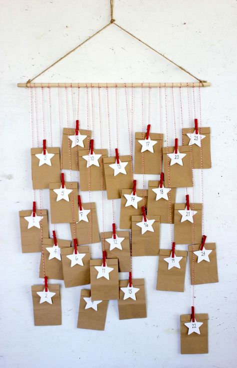 Cute Advent Calendar, Paper Bag Christmas, Advent Decor, Diy Paper Bag, Christmas Advent Calendar Diy, Advent Activities, Paper Christmas Decorations, Advent Calenders, Diy Baby Gifts