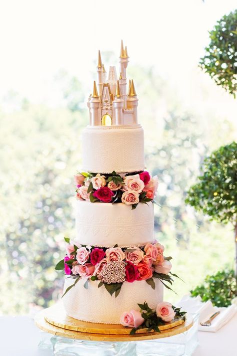 Disney World Wedding, Disney Wedding Cake, Disney Inspired Wedding, Tema Disney, Disney Wedding Theme, Floral Wedding Cakes, Disney Fairy Tale Weddings, Chocolate Wedding Cake, Amazing Wedding Cakes