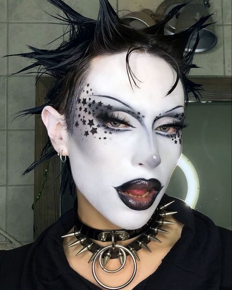 White Drag Makeup, Alternative Drag Makeup, Gottmik Makeup, Goth Drag Makeup, Goth Drag Queen, Club Kid Makeup, Carella Deville, Drag Makeup Ideas, Alternative Drag