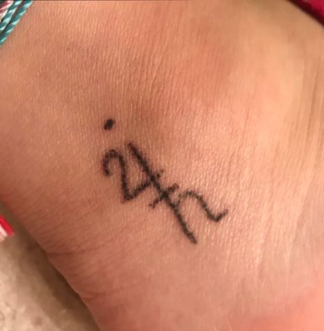 Saturn Glyph Tattoo, Sabrina Claudio Tattoo, Jupiter Saturn Tattoo, Saturn And Jupiter Tattoo, Jupiter And Saturn Tattoos, Saturn Symbol Tattoo, Jupiter Symbol Tattoo, Jupiter Tattoo, Reader Tattoo