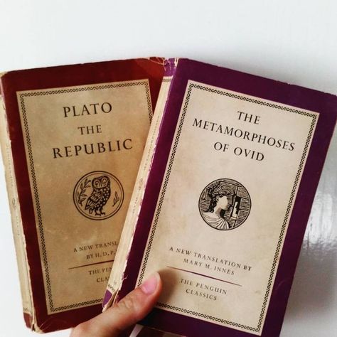 History Books Aesthetic, Penguin Classics, Books Aesthetic, Dark Academia Aesthetic, The Secret History, Penguin Books, Intp, Classic Literature, Old Books