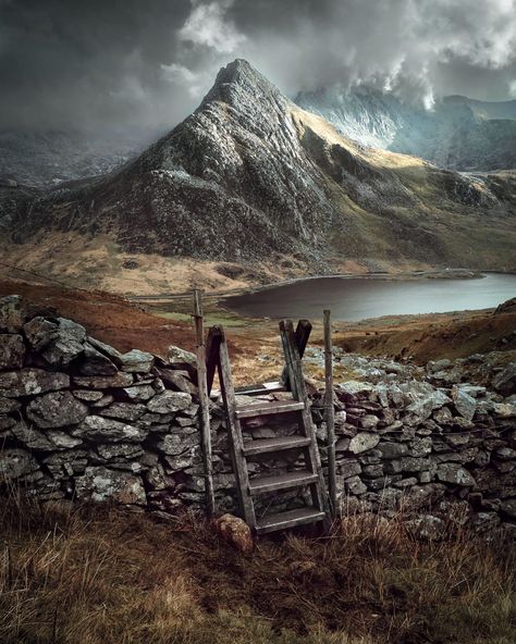 Tryfan by Aled Lewis. A photo of the iconic Tryfan in Snowdonia National Park. ‘I wanted to get the rays of the setting sun on the peaks of the mountain. I had to scramble up as fast as I could to this spot to catch the light before it disappeared!’ Credit: Aled Lewis via 2022 Landscape Photographer of the Year Uk Landscape, Uk Landscapes, British Landscape, Sacred Garden, Snowdonia National Park, Richmond Park, Brecon Beacons, Picture Editor, Sun Setting