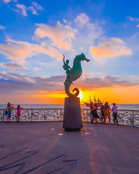 The best beaches in Puerto Vallarta | Official Tourism Guide Puerto Vallarta Tattoo, Puerto Vallarta Aesthetic, Famous Lighthouses, Mexico Trip, Travel Mexico, Mexico Food, Puerto Vallarta Mexico, Beautiful Hikes, Vintage Mexico