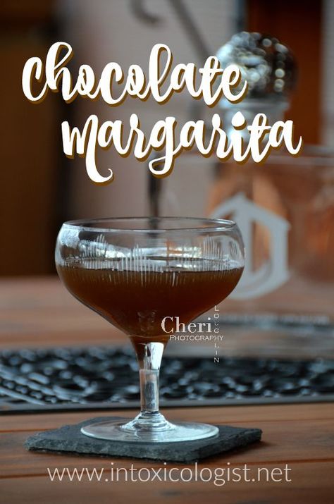 Grand Marnier Margarita, Chocolate Margarita, Moonshine Drink Recipes, Chocolate Tequila, Tequila Recipe, Traditional Margarita, Margarita Day, Mezcal Cocktails, Chocolate Cocktails