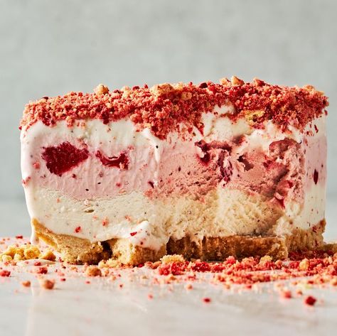 Best Strawberry Shortcake Ice Cream Cake Recipe Strawberry Crunch Poke Cake, Strawberry Shortcake Ice Cream Cake, Strawberry Shortcake Ice Cream, Homemade Ice Cream Cake, Cream Cake Recipe, Strawberry Crunch, Ice Cream Cake Recipe, Ice Cream Dessert, Icebox Cake